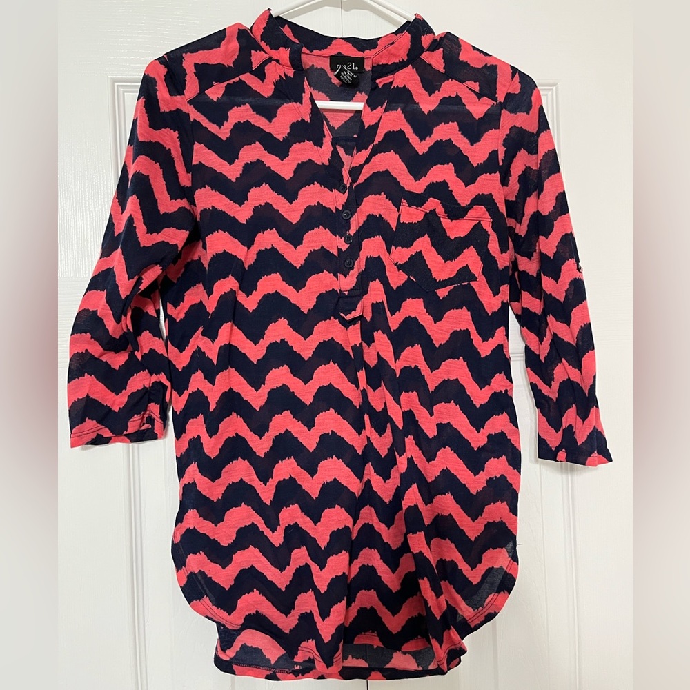 Rue 21 Blouse, pink and navy blue; size L